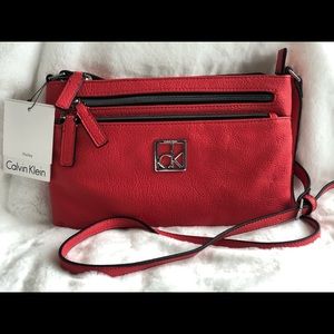 Calvin Klein- Haley Triple Compartment Crossbody